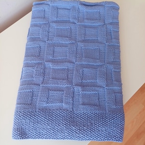 Organic Cotton Knit Baby Blanket: Soft Hand-Knitted Newborn Gift
