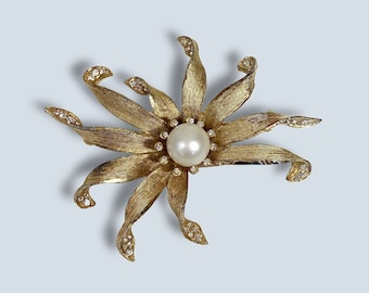 VINTAGE 50s Flower Statement Brooch Signed BSK Gold, Rhinestone, and Pearl | 1950s MCM 3D Daisy Jewelry Pin | Gift Idea vfg