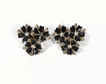 VINTAGE 50s Triple Flower Cluster Clip On Earrings Black Enamel and Gold Metal | 1950s Costume Jewelry Retro MCM Jewelry Gift | VFG