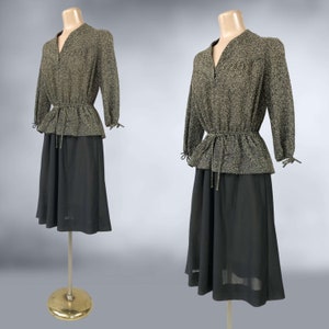 VINTAGE Robe disco à basque noire et dorée métallisée des années 70 Robe secrétaire Studio 54 en lurex des années 1970 VFG image 5