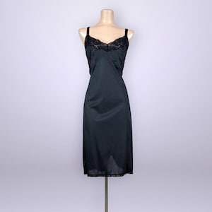 VINTAGE 1970s Black Nylon Full Slip By Wonder Maid size 44 | 70s Non Cling Lace Bodice long Slip Dress | Plus Size Lingerie | VFG