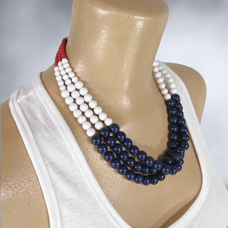 VINTAGE 70s Red White and Blue Graduated Beaded 3 Strand Necklace Patriotic 1970s 4th of July Jewelry Gumball Necklace VFG image 4