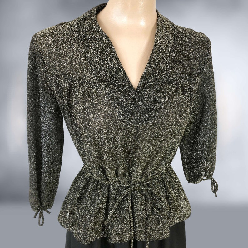 VINTAGE Robe disco à basque noire et dorée métallisée des années 70 Robe secrétaire Studio 54 en lurex des années 1970 VFG image 3