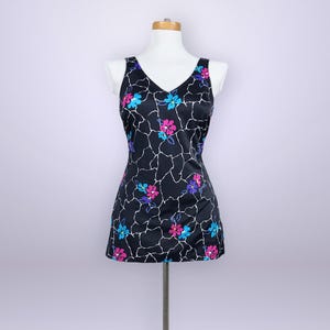 VINTAGE Maxine of Hollywood 70er Jahre Pin-up Badeanzug Größe 16 | 1970er Jahre Schwarzes Badekleid mit Blumen | Plus Size Badeanzug | VFG