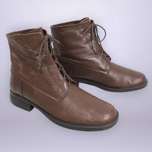 VINTAGE 90s Brown Leather Ankle Boots Size 9 By BASS | 1990s Timeless Preppy Grunge Booties | VFG
