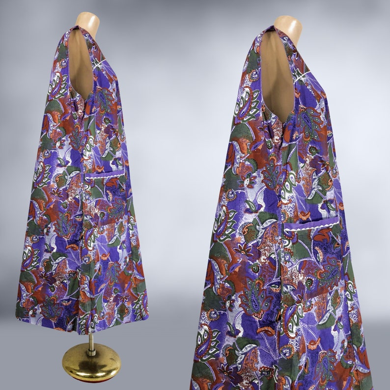 VINTAGE 70s Purple Floral Op-Art Zip Front House Dress with Hip Pockets Plus Size Volup 1970s Smock Kaftan Dress VFG image 6