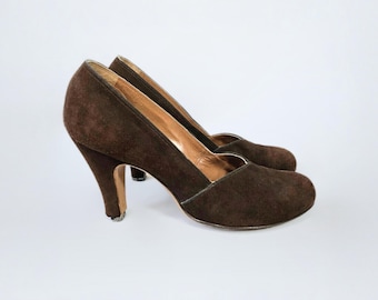 Vintage 1940s Brown Suede Babydoll Pumps Pandora Footwear Swing Era High Heels 7A VFG