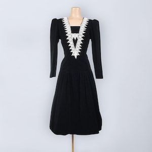 black velvet dress with white lace collar TatiTati Style