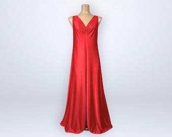 Vintage 70s Vandemere Red Liquid Satin Full Sweep Nightgown V-Neck Lounge Dress Antron VFG