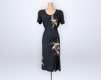Vintage 40s Black Rayon Floral Applique Bombshell Dress with Keyhole Back Bow Detail | VFG