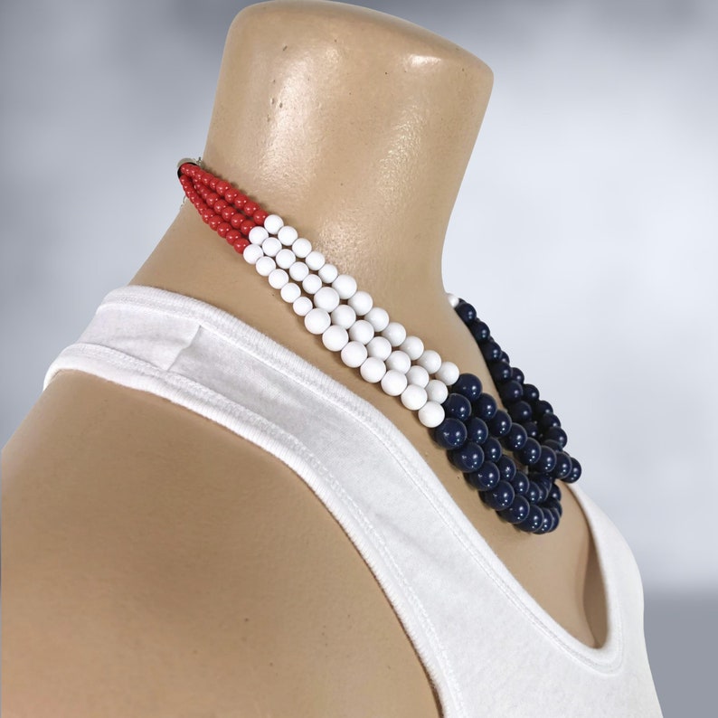 VINTAGE 70s Red White and Blue Graduated Beaded 3 Strand Necklace Patriotic 1970s 4th of July Jewelry Gumball Necklace VFG image 6