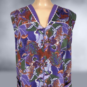 VINTAGE 70s Purple Floral Op-Art Zip Front House Dress with Hip Pockets Plus Size Volup 1970s Smock Kaftan Dress VFG image 9