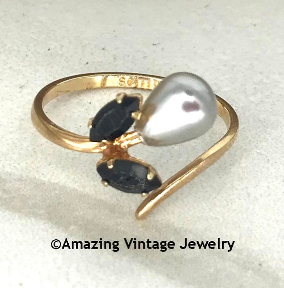 Sarah Coventry SATIN DOVE Ring from 1981 *  Vintag