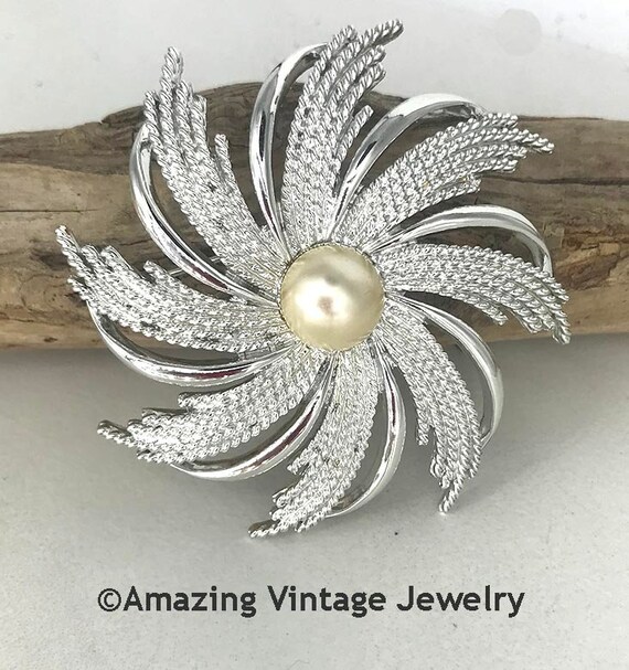 Sarah Coventry SILVERY SUNBURST Pin from 1969 * V… - image 2