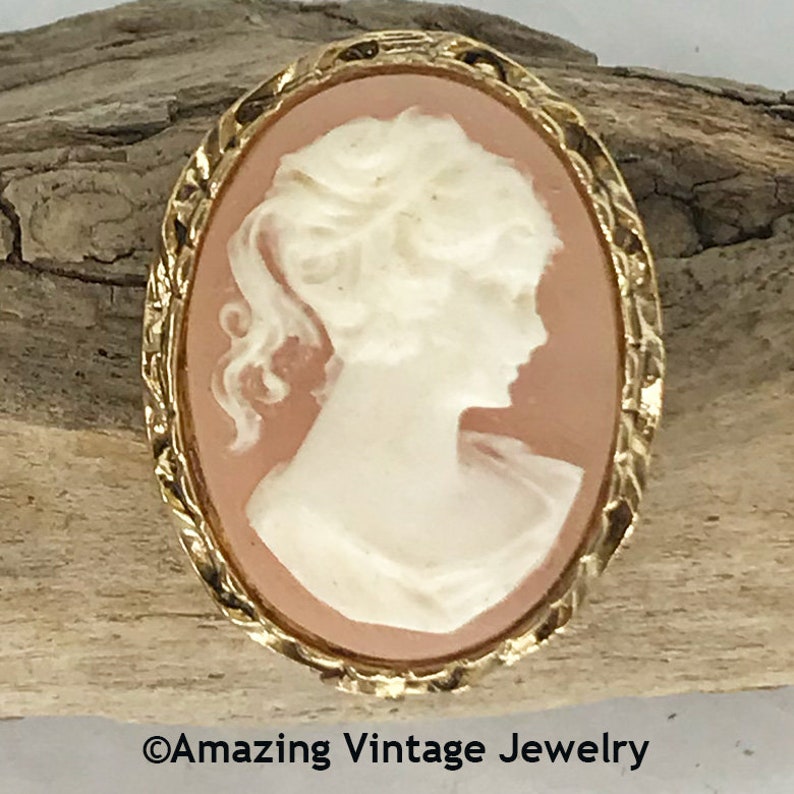 Sarah Coventry SILHOUETTE Pin From 1983 * Peach and White Cameo ...