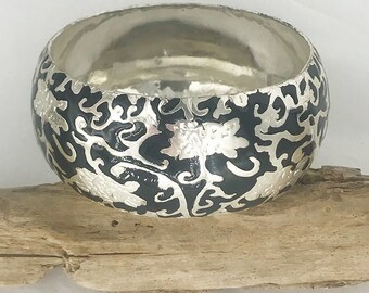 Silvertone & Black Enamel VINE Design Wide Bangle BRACELET