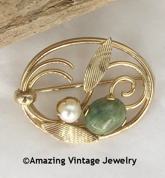 Sarah Coventry JADE 'N PEARL Pin * Vintage Pin fro