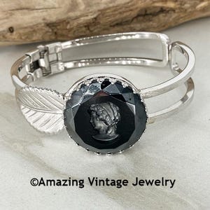 Sarah Coventry INTAGLIO Bracelet - Great Britain Sarah Coventry * Great Britain Bracelet * Vintage Sarah Coventry Silver and Black Bracelet