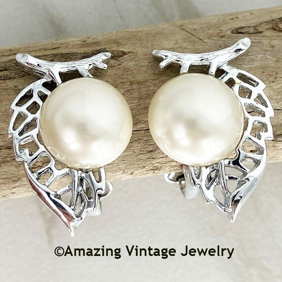 Sarah Coventry NATURE'S PEARL Earrings from 1970 … - image 1