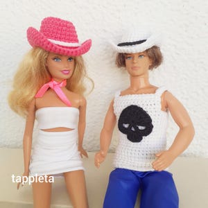 cowgirl hat crochet pattern, pink cowboy hat, small cowgirl hat pink for 11.5" doll, western style hat crochet pattern pdf, no sew pattern for beginners, barbie hat crochet, Taylor Swift cowboy like me, swiftie keychain, cowgirl bag charm, girly accessories handmade, crochet charm gift idea DIY,  cowboy car hanger, cowboy party favor, cowboy wedding favors, cowgirl room decor, cowboy garland, rodeo accessory, teacher appreciation gift, gift for friends, tappleta crochet pattern