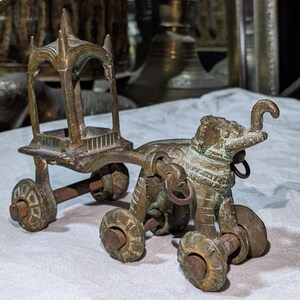 Vintage koperen koets met olifantenmotief | Handgemaakte Indische olifantenwagen | Antiek messing decoratiecadeau