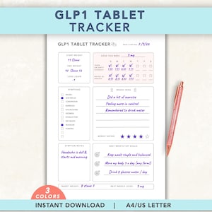 Op de afbeelding: Een wit GLP1 Tablet Tracker papieren formulier met paarse handgeschreven tekst en vinkjes. Het formulier bevat secties voor gewicht, dosering, symptomen, wekelijkse overwinningen, notities en doelen. Een roségouden pen ligt rechts naast het document.