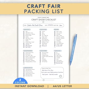 Könnte beinhalten: Eine Packliste für Kunsthandwerkermärkte auf weißem Papier mit schwarzem Text und Kontrollkästchen, unterteilt in Bereiche für Standaufbau, Werkzeuge, Persönliches, Lagerbestand, Technik und Reinigung. Ein blauer Stift liegt rechts auf der Liste.