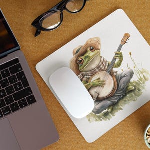 Frog Playing Guitar Mousepad - Cute Gaming Mouse pad 9 x 7 inch, Funny Frog Desk Accessory, Music Lover Gift, Cottagecore Aesthetic Decor