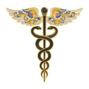 Puede incluir: Símbolo bordado del Caduceo con alas doradas, un bastón negro y dos serpientes. Las alas presentan detalles florales azules y rojos. Las serpientes son negras con ribetes dorados, y el bastón es negro con una parte superior dorada.