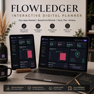 Op de afbeelding: Een digitale planner genaamd "FLOWLEDGER" wordt weergegeven op een laptop en tablet. De afbeelding toont het dashboard van de planner met financiële gegevens. Een mok en een notitieboek met de woorden "PLAN TRACK ACHIEVE" zijn ook zichtbaar.