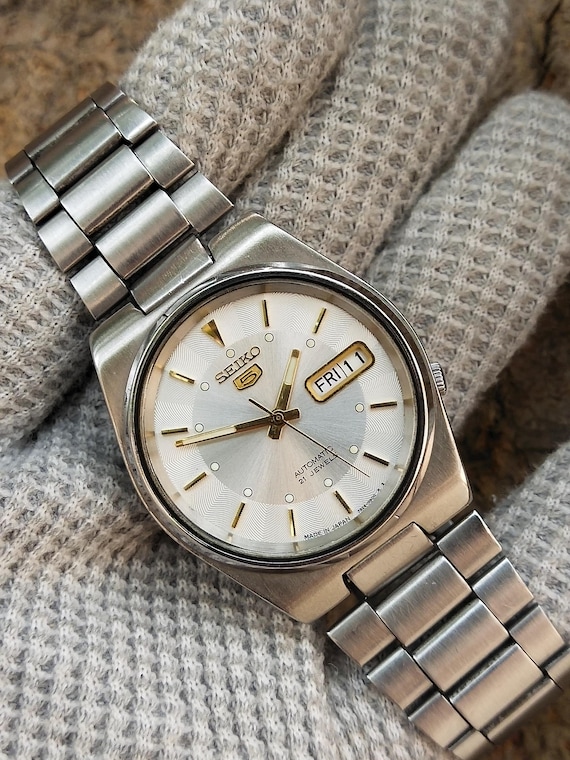 Vintage Seiko 5 7S26-0580 Automatic 21 Jewels Watch Japan for