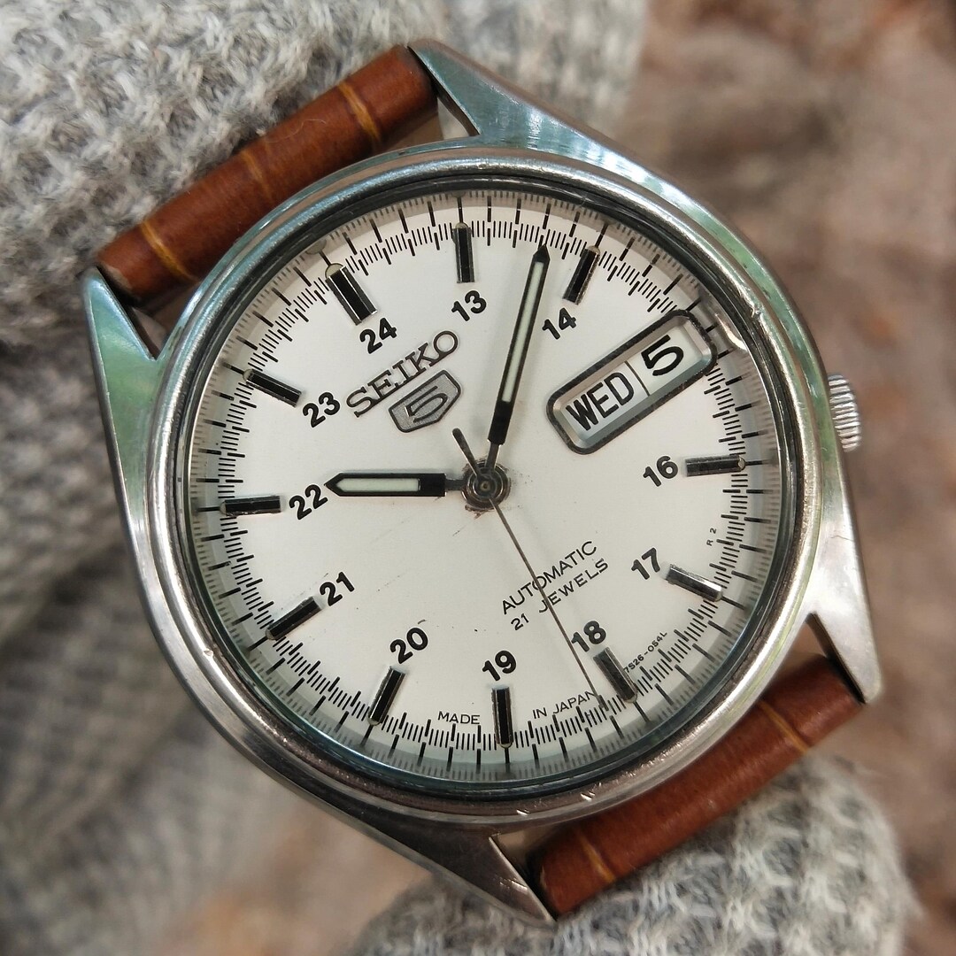 Seiko 5 7S26-0560 Automatic 21 Jewels Japan Made Watch for Men's