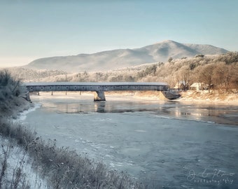 The Famous Windsor Cornish Covered Bridge And Mt Ascutney