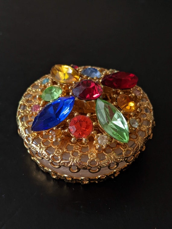 Vintage jewel topped pill Gem