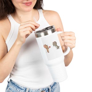 Schattige geïsoleerde reismok Tom en Jerry, 40 oz - grappig ontwerp met cartoon kat en muis, perfect cadeau voor cartoonliefhebbers, koffie met grote capaciteit