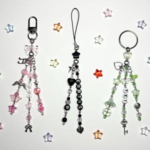 Pingente personalizável para seu bias/grupo Kpop | Acessório para celular, lightstick e photocard | Acessórios Kpop feitos à mão |