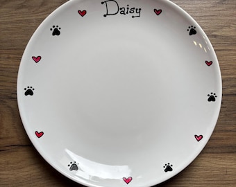 Personalised hand paint ceramic pet side plate. Customised pet plate, customised with your choice of name.