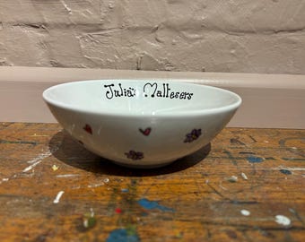 Personalised hand paint ceramic bowl. Customised with your choice of text and a patterned outside.