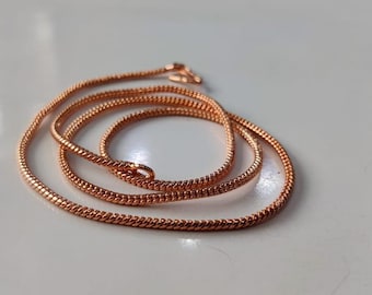 Collar de cadena de cobre macizo hecho a mano: diseño de serpiente trenzada