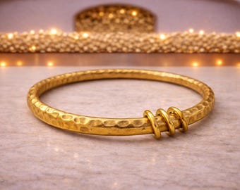 Hammered Brass Bangle Bracelet, Handmade Open Cuff, Minimalist Gold Tone Jewelry, Adjustable Unisex Bracelet