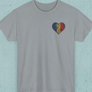 Romanian Heart Flag Colors T-Shirt, Fingerprint Texture Romania Pride Chest Print, Unisex Cotton Tee, Gift for Romanian Friend Family