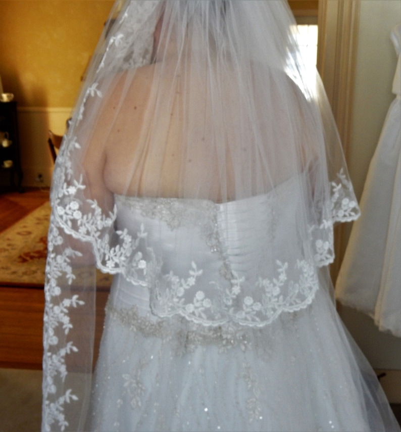 GORGEOUS 2 Tier White Lace Edge Cathederal Veil with Blusher