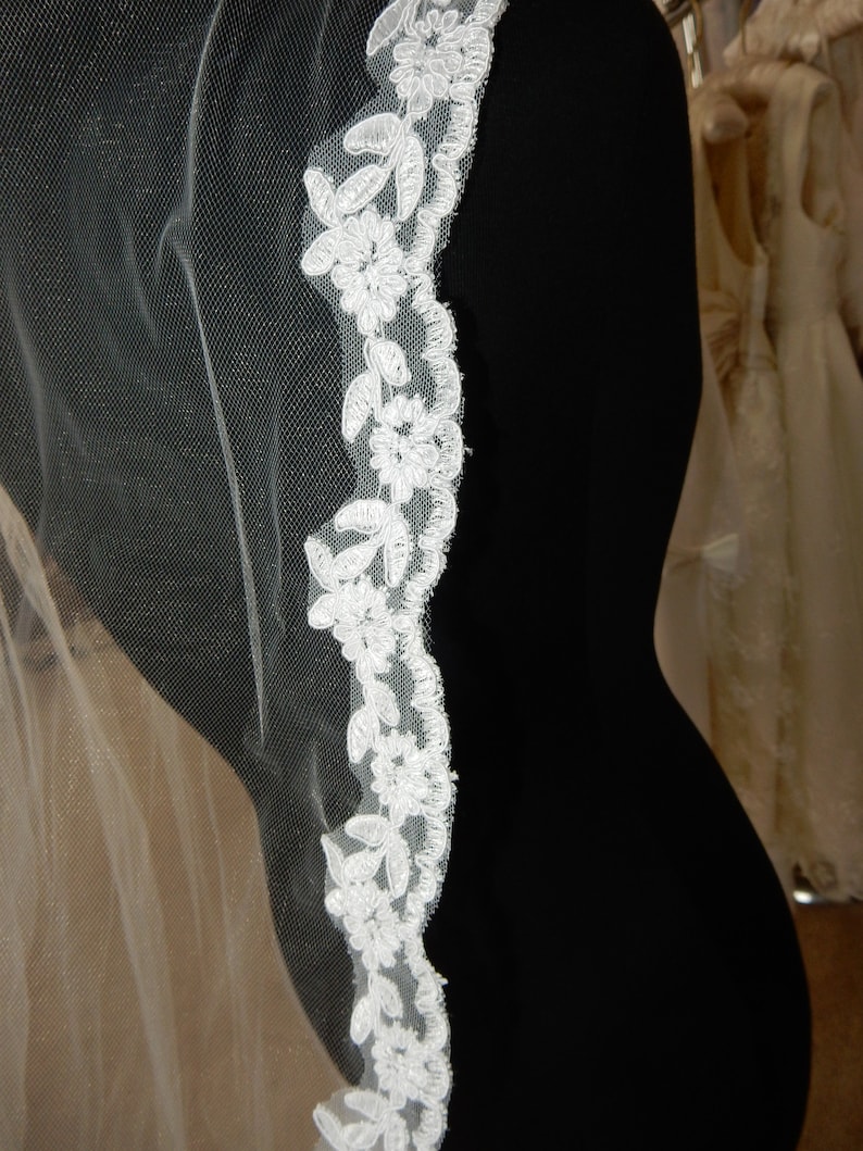 GORGEOUS 2 Tier White Lace Edge Cathederal Veil with Blusher
