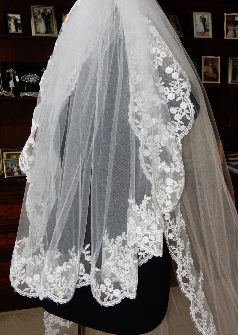 GORGEOUS 2 Tier White Lace Edge Cathederal Veil with Blusher