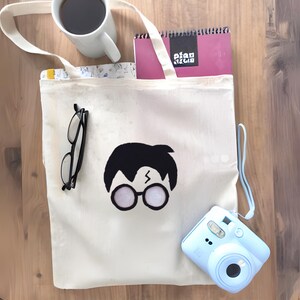 Sac fourre-tout en lin Harry Potter - Sac écologique fait main avec appliqué en feutre 3D - Cadeau réutilisable pour les amateurs de lecture et les fans