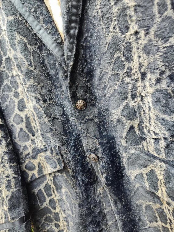 Tornado Mart Python Pattern Velvet Blazer (Size L) - image 5