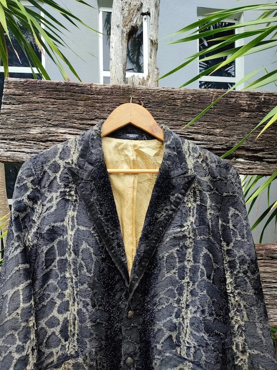 Tornado Mart Python Pattern Velvet Blazer (Size L) - image 2