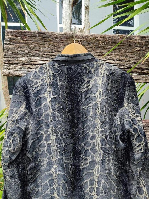 Tornado Mart Python Pattern Velvet Blazer (Size L) - image 7