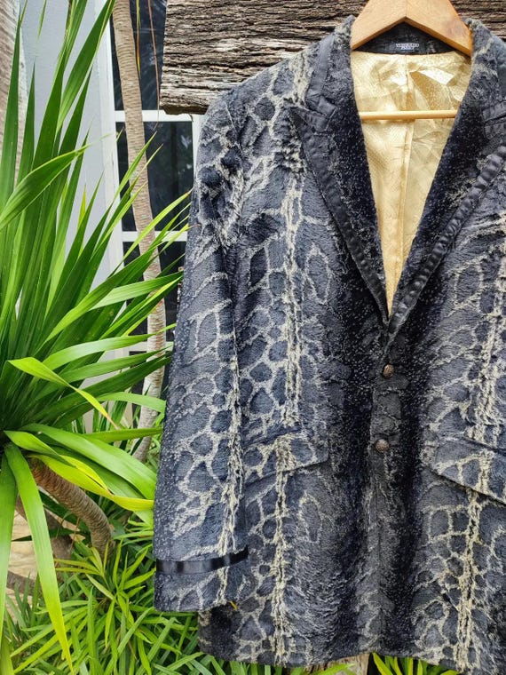 Tornado Mart Python Pattern Velvet Blazer (Size L) - image 3