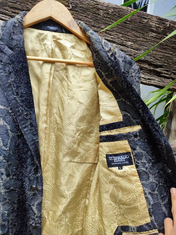 Tornado Mart Python Pattern Velvet Blazer (Size L) - image 8
